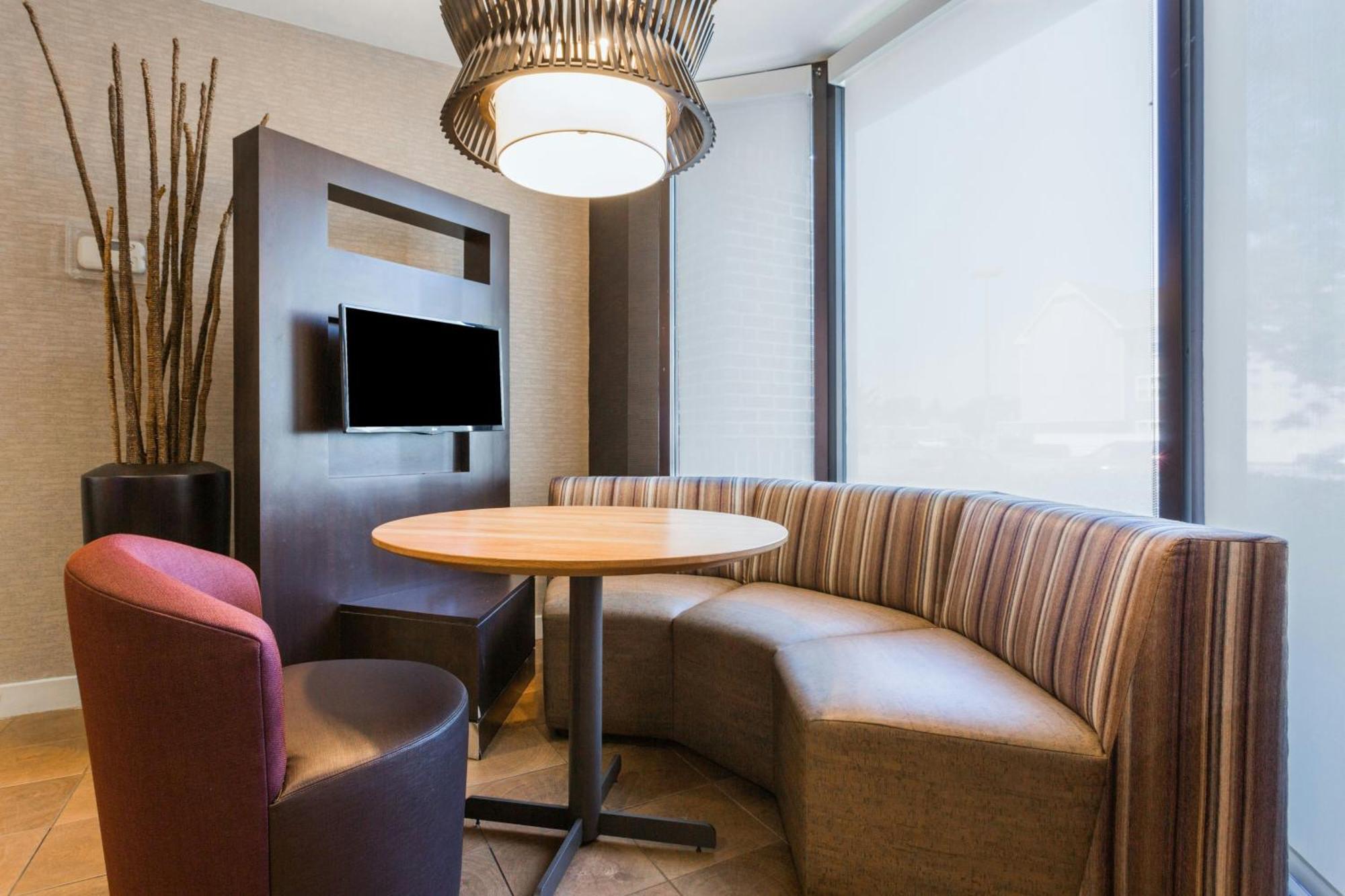 Courtyard By Marriott Rocky Mount Hotel Exterior foto