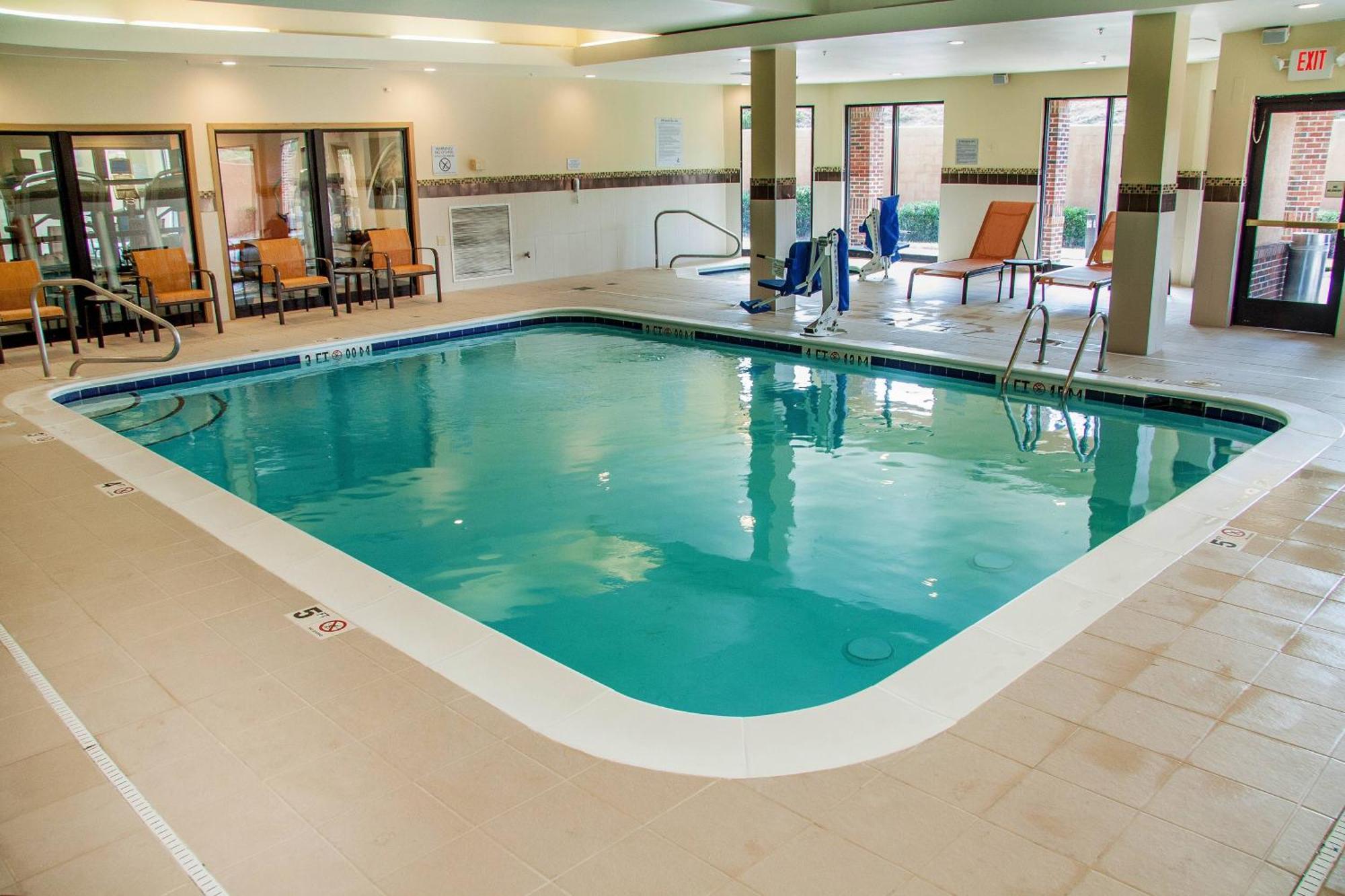 Courtyard By Marriott Rocky Mount Hotel Exterior foto